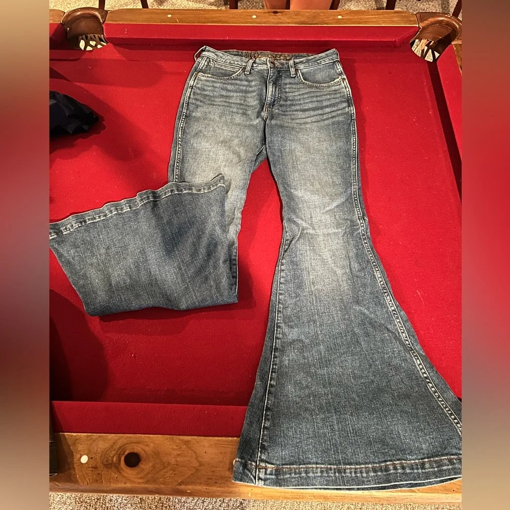 Wrangler Jeans - Picture 3 of 6